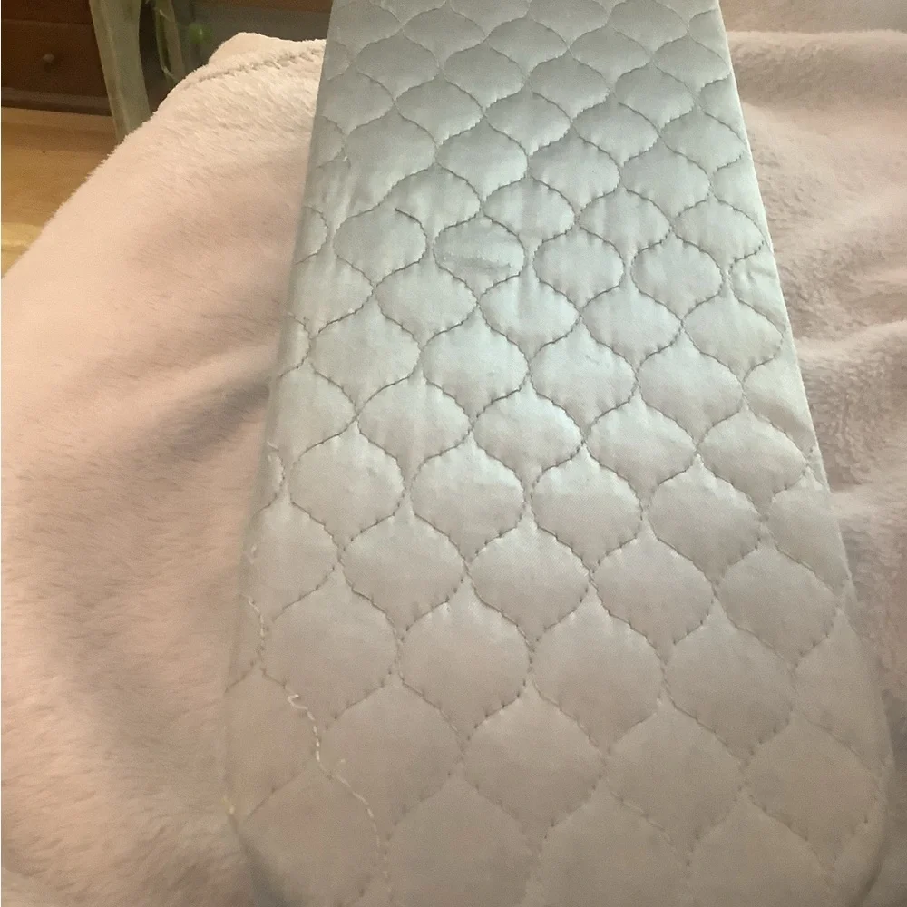 Vintage glove or scarf box..euc..blue. Satiny quilted